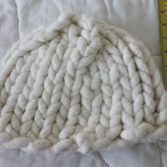 Eileen Fisher Renew Handknit Peruvian Alpaca Hat - Picture 6 of 7